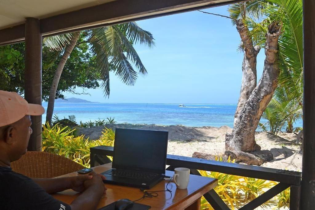 Ratu Kini Dive & Stay Mana Island Exterior foto