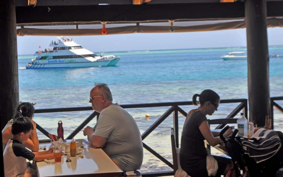 Ratu Kini Dive & Stay Mana Island Exterior foto